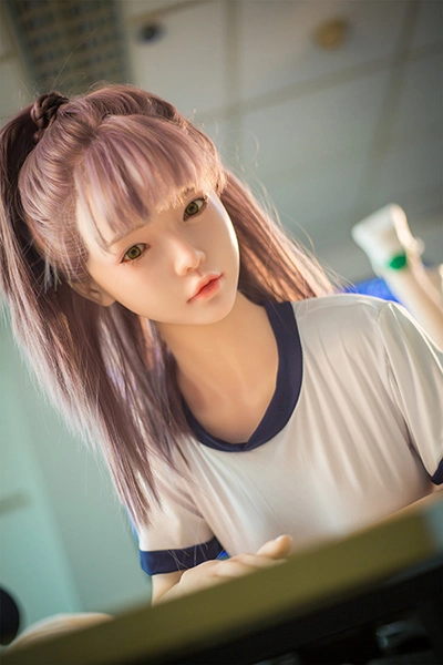 短パン女学生 ラブドール