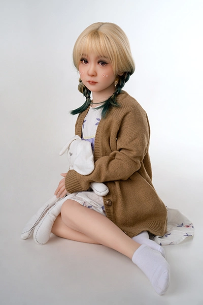 小柄清楚なロリ 可愛い少女 ブドール