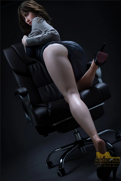 等身大キレイ系リアル人妻 本物の女性