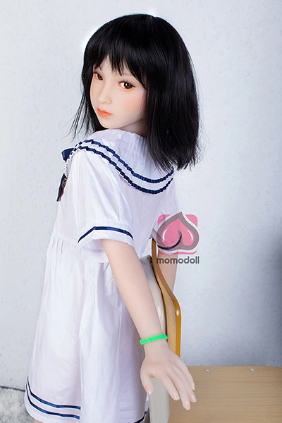 制服姿の小学生セックスラブドール