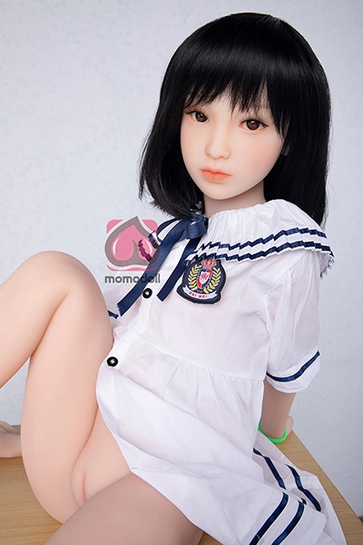 制服姿の小学生セックスラブドール
