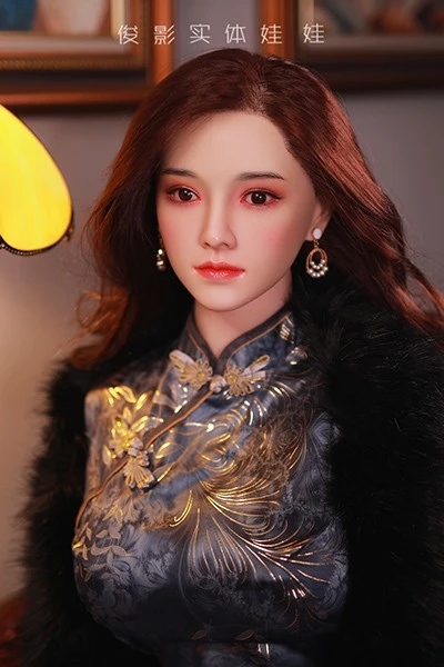 豊満なバスト 人形 ラブドール