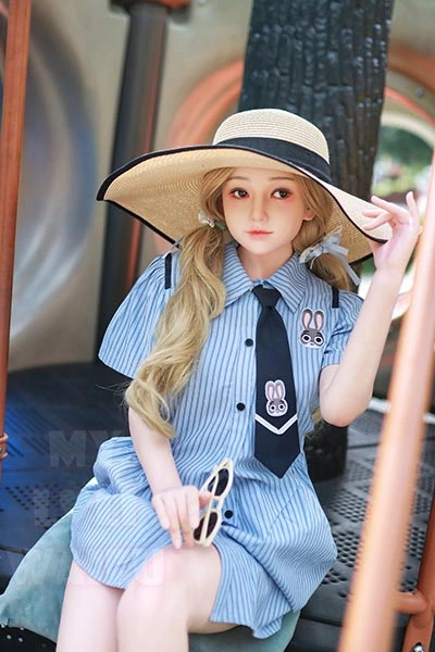 148cm Bカップ スレンダー清楚系ラブドール