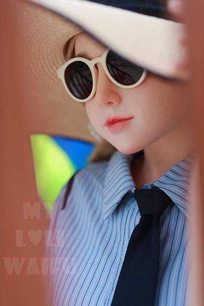 148cm Bカップ スレンダー清楚系ラブドール