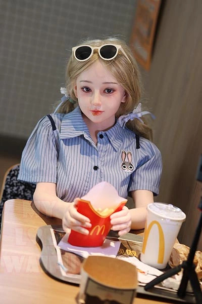 148cm Bカップ スレンダー清楚系ラブドール