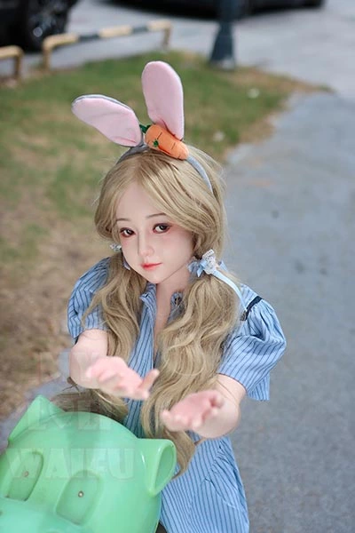 148cm Bカップ スレンダー清楚系ラブドール