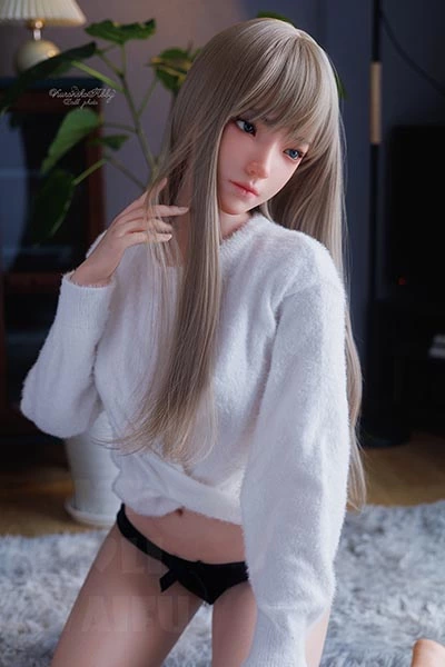 学生風制服ラブドール